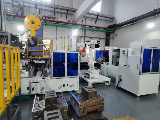 Machine de coulée automatique de lingots d'or avec robot
